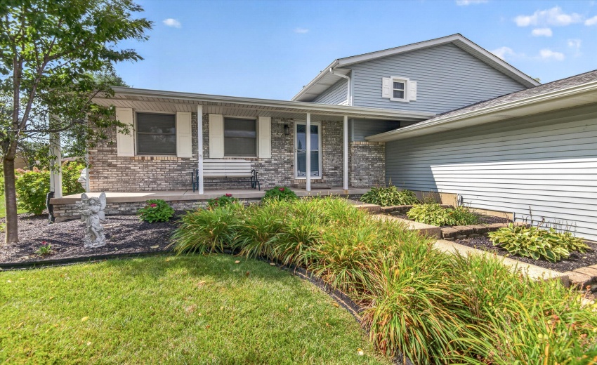 01-264 Springhill Dr-01 Exterior