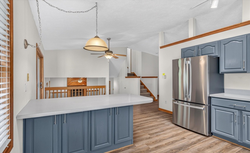 23-264 Springhill Dr-19 Kitchen