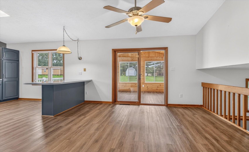 20-264 Springhill Dr-16 Dining Area