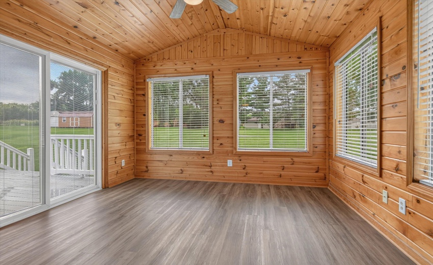25-264 Springhill Dr-20 Four Seasons Roo