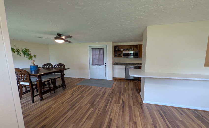 Kitchen & Dining