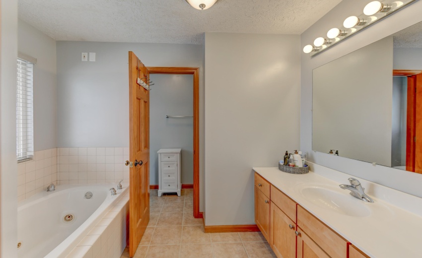 923 Tiler Drive-28
