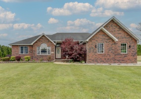 923 Tiller Drive, Valparaiso, Indiana, 3 Bedrooms Bedrooms, 8 Rooms Rooms,3 BathroomsBathrooms,Residential,For Sale,Tiller,NRA840032