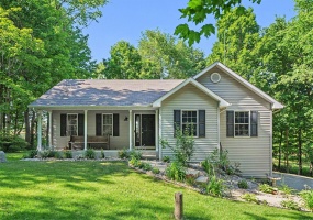 7563 400, Rolling Prairie, Indiana, 3 Bedrooms Bedrooms, 8 Rooms Rooms,3 BathroomsBathrooms,Residential,For Sale,400,NRA840035