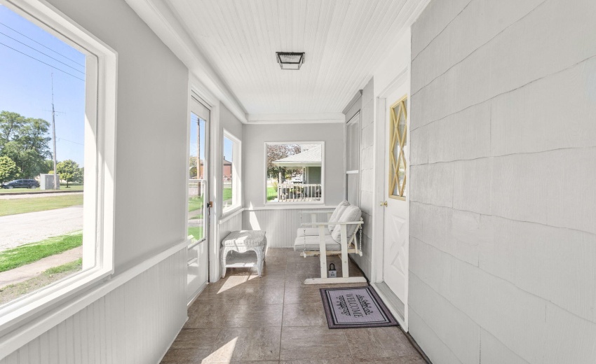 Spacious Front Porch