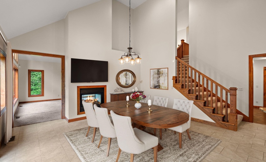 77-web-or-mls-Kitchen dining room -2 2