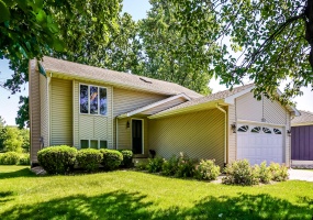 1530 Happy Valley Road, Crown Point, Indiana, 4 Bedrooms Bedrooms, 9 Rooms Rooms,2 BathroomsBathrooms,Residential,For Sale,Happy Valley,NRA840131