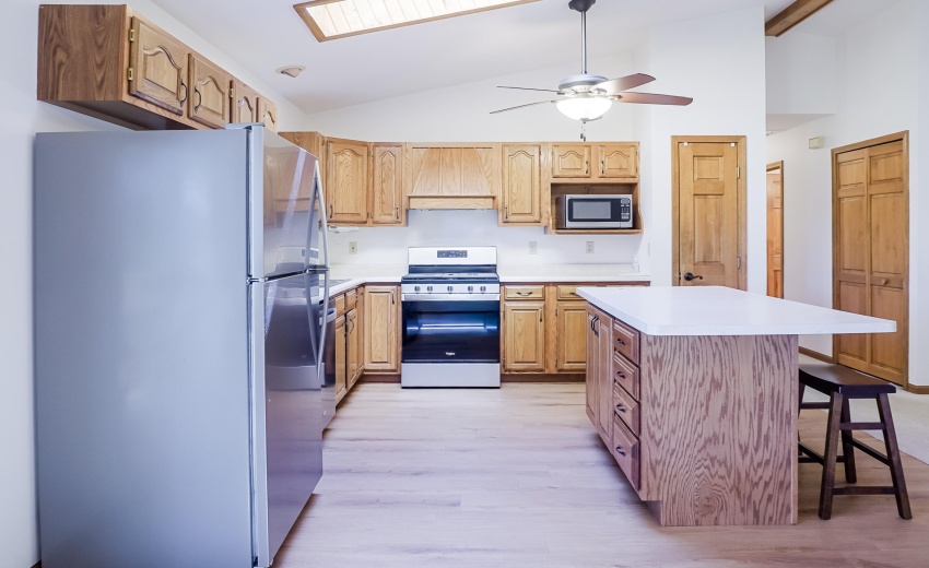 Island and Stainless Steel Appliances