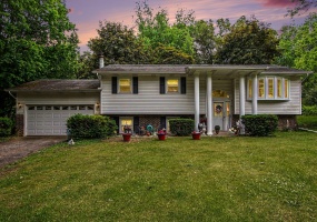 5606 300, La Porte, Indiana, 3 Bedrooms Bedrooms, 8 Rooms Rooms,3 BathroomsBathrooms,Residential,For Sale,300,NRA840133