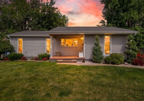 518 Merrillville Road, Crown Point, Indiana, 4 Bedrooms Bedrooms, 11 Rooms Rooms,2 BathroomsBathrooms,Residential,For Sale,Merrillville,NRA840106