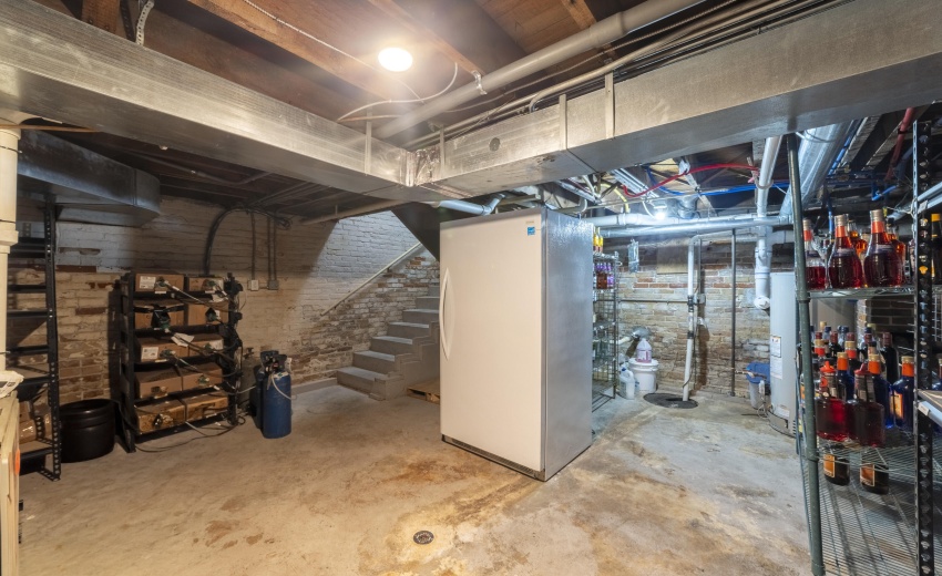 TWIneCellarFranklinSt0040