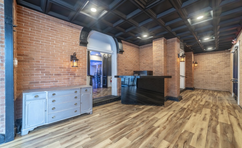 CBallroomEntrywayFranklinSt0019