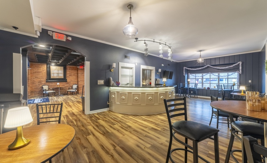 DPubFranklinSt0024