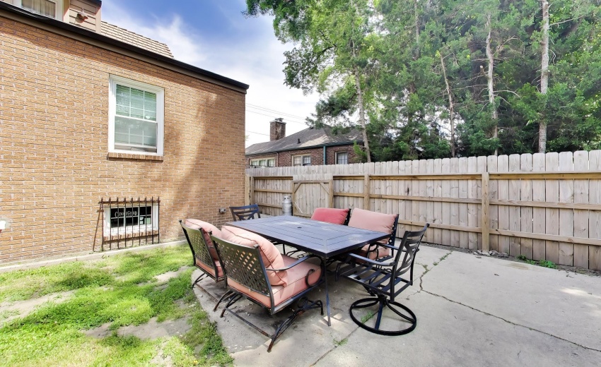 Fully Fenced Private Backyard