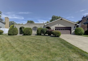 9617 White Oak Avenue, Munster, Indiana, 3 Bedrooms Bedrooms, 9 Rooms Rooms,2 BathroomsBathrooms,Residential,For Sale,White Oak,NRA840165 9617 White Oak Avenue, Munster, Indiana, 3 Bedrooms Bedrooms, 9 Rooms Rooms,2 BathroomsBathrooms,Residential,For Sale,White Oak,NRA840165