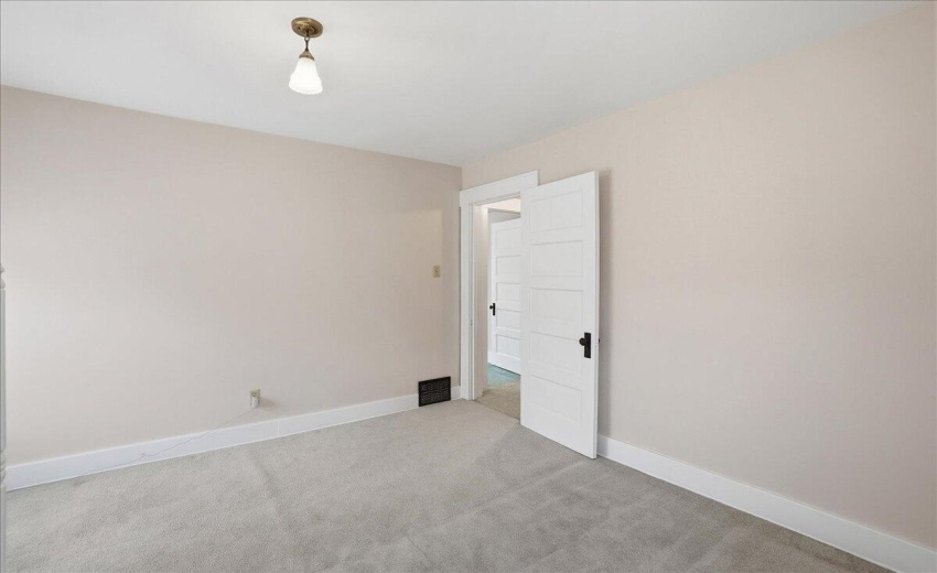 32-East St-24