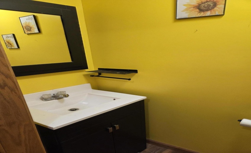 main level bath