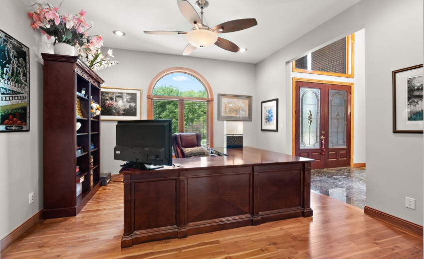 Office/ Den
