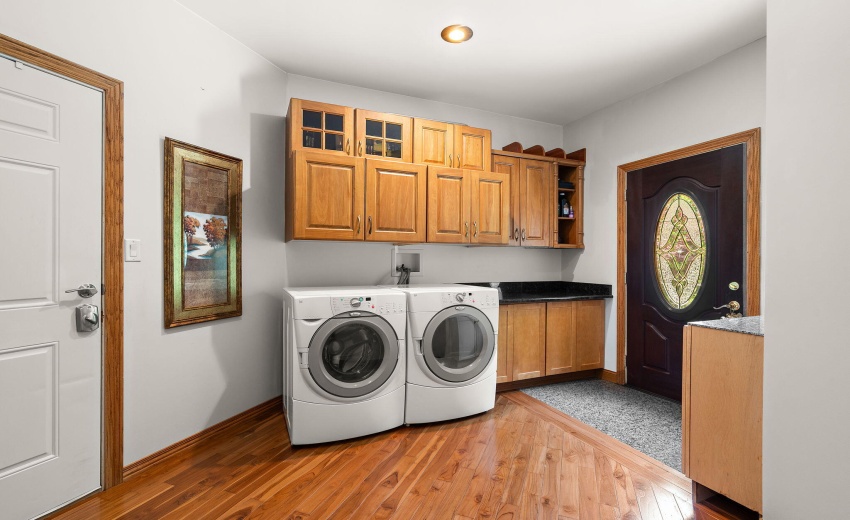 Laundry room/ Mud room