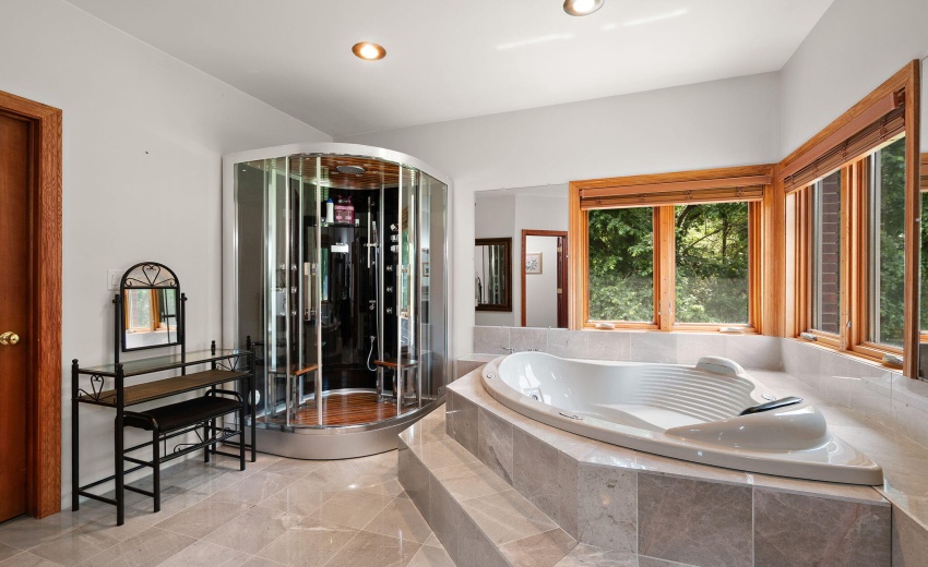 Primary ensuite 1