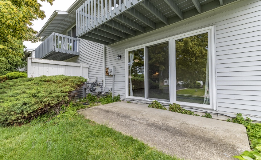2564 Oakwood Dr-20