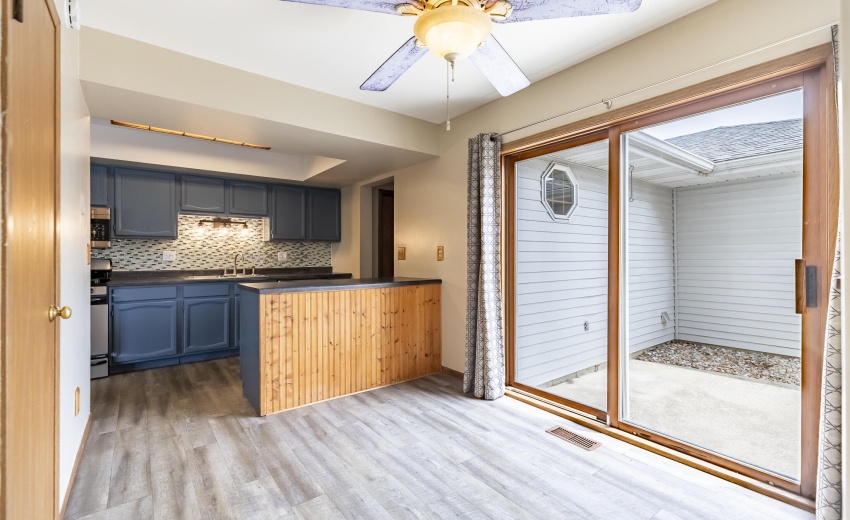 2564 Oakwood Dr-4