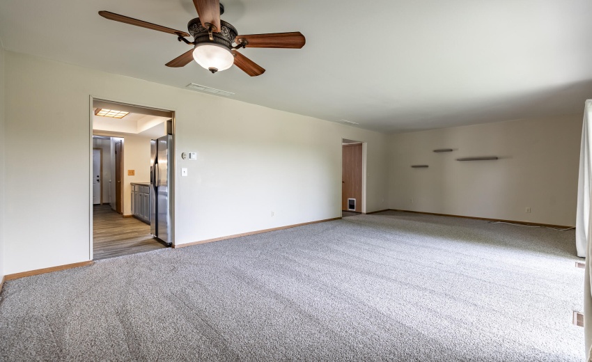 2564 Oakwood Dr-9