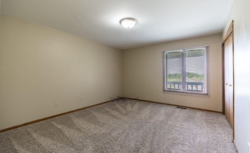 2564 Oakwood Dr-12