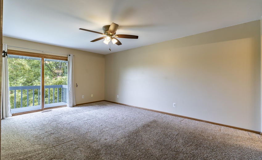2564 Oakwood Dr-13