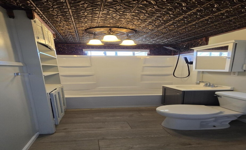 Updated Full Bath