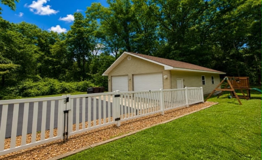 2nd garage from yard