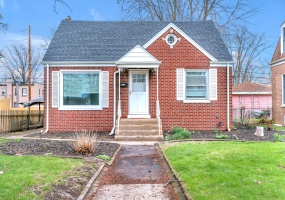 8215 Hohman Avenue, Munster, Indiana, 3 Bedrooms Bedrooms, 5 Rooms Rooms,2 BathroomsBathrooms,Residential,For Sale,Hohman,NRA840323
