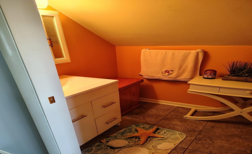 Bathroom upper