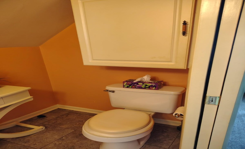 upper bathroom