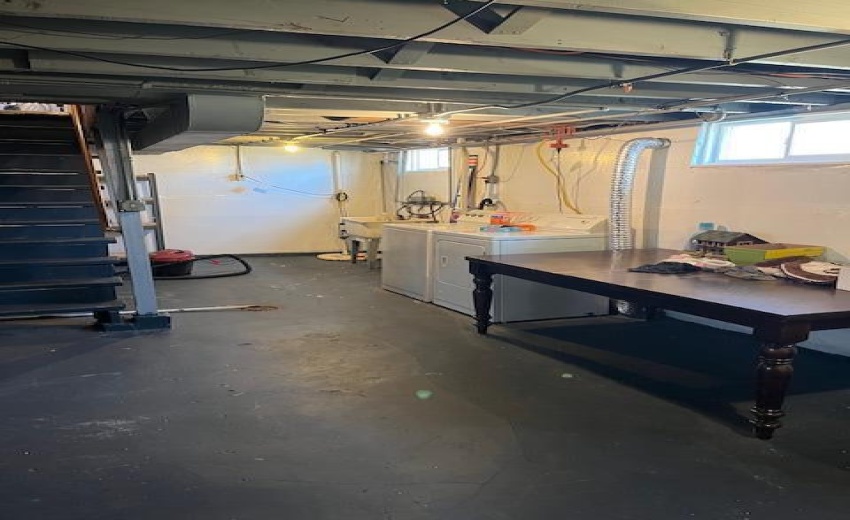 basement Washer & Dryer 81