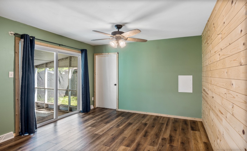 C03A9587