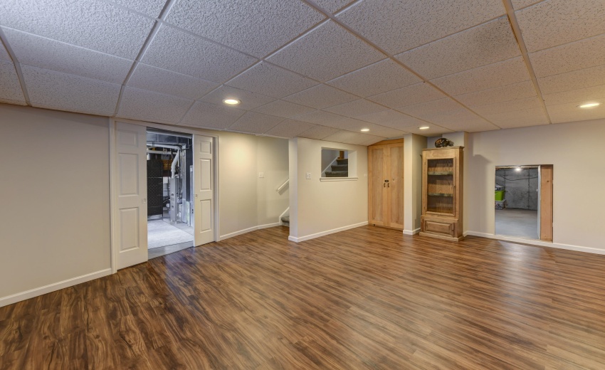 817 Robin Court-42