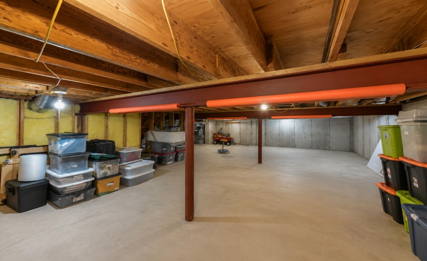 817 Robin Court-48