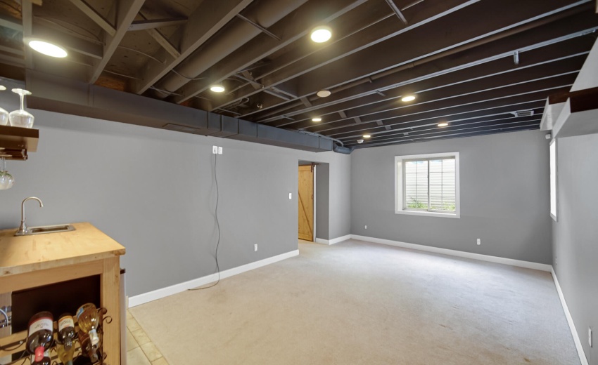 lower level bed or rec room