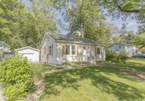 211 Woodland Drive, Lowell, Indiana, 2 Bedrooms Bedrooms, 5 Rooms Rooms,1 BathroomBathrooms,Residential,For Sale,Woodland,NRA840402 211 Woodland Drive, Lowell, Indiana, 2 Bedrooms Bedrooms, 5 Rooms Rooms,1 BathroomBathrooms,Residential,For Sale,Woodland,NRA840402