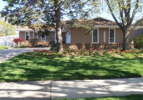 9205 Idlewild Drive, Highland, Indiana, 4 Bedrooms Bedrooms, 10 Rooms Rooms,2 BathroomsBathrooms,Residential,For Sale,Idlewild,NRA840482 9205 Idlewild Drive, Highland, Indiana, 4 Bedrooms Bedrooms, 10 Rooms Rooms,2 BathroomsBathrooms,Residential,For Sale,Idlewild,NRA840482