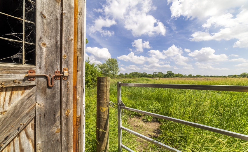 NSecondBarn129th0024