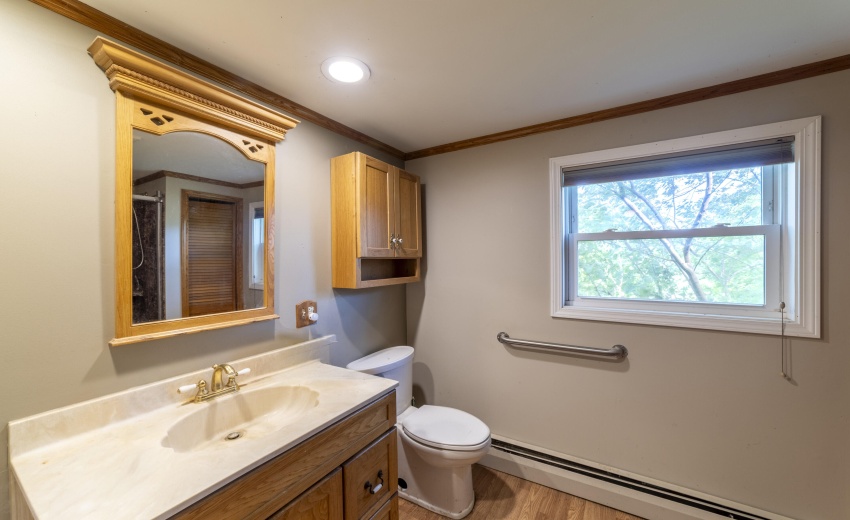 GHallBath129th0041