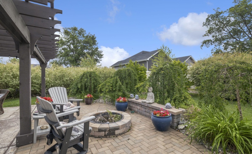 Firepit with custom brick patio