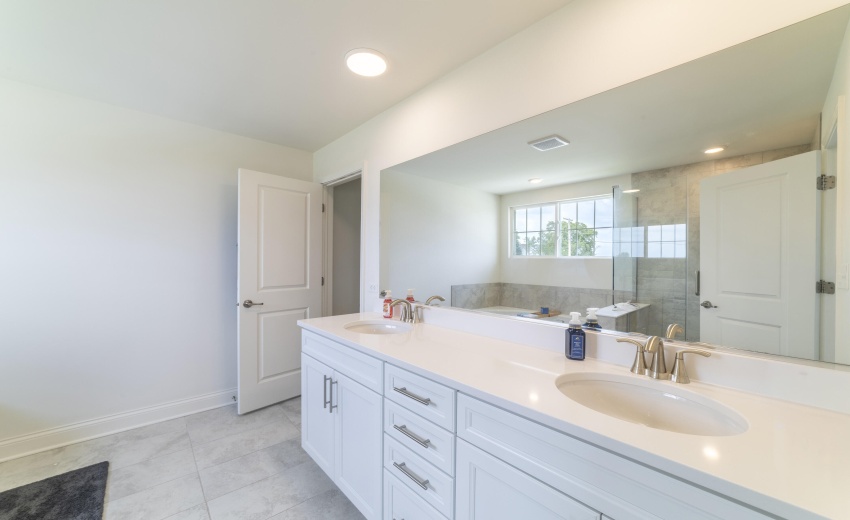 GPrimeBath109th0026