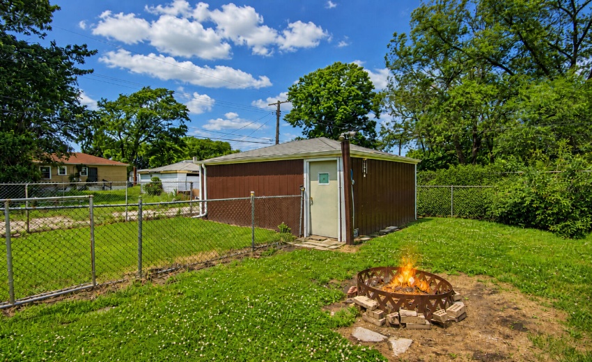 3776 Buchanan St, Gary, IN 19