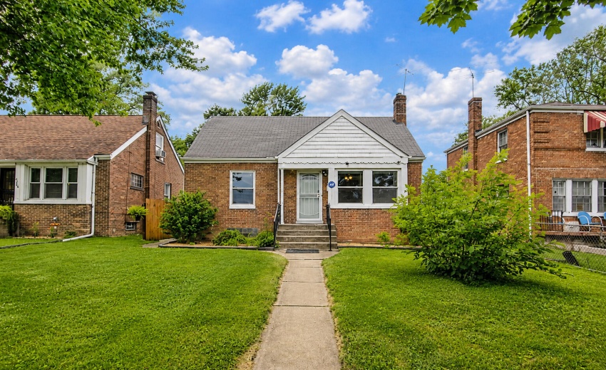 3776 Buchanan St, Gary, IN 18