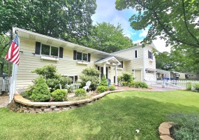 506 Washington Park Boulevard, Michigan City, Indiana, 4 Bedrooms Bedrooms, 10 Rooms Rooms,3 BathroomsBathrooms,Residential,For Sale,Washington Park,NRA840661