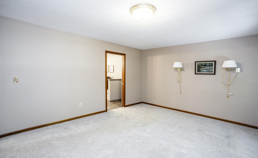 53254 Monticola_100
