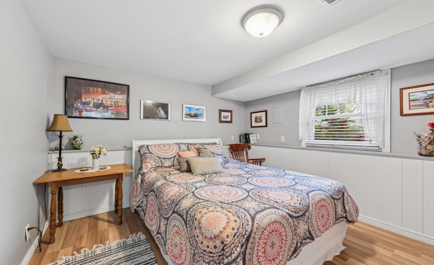 10-Lower Bedroom